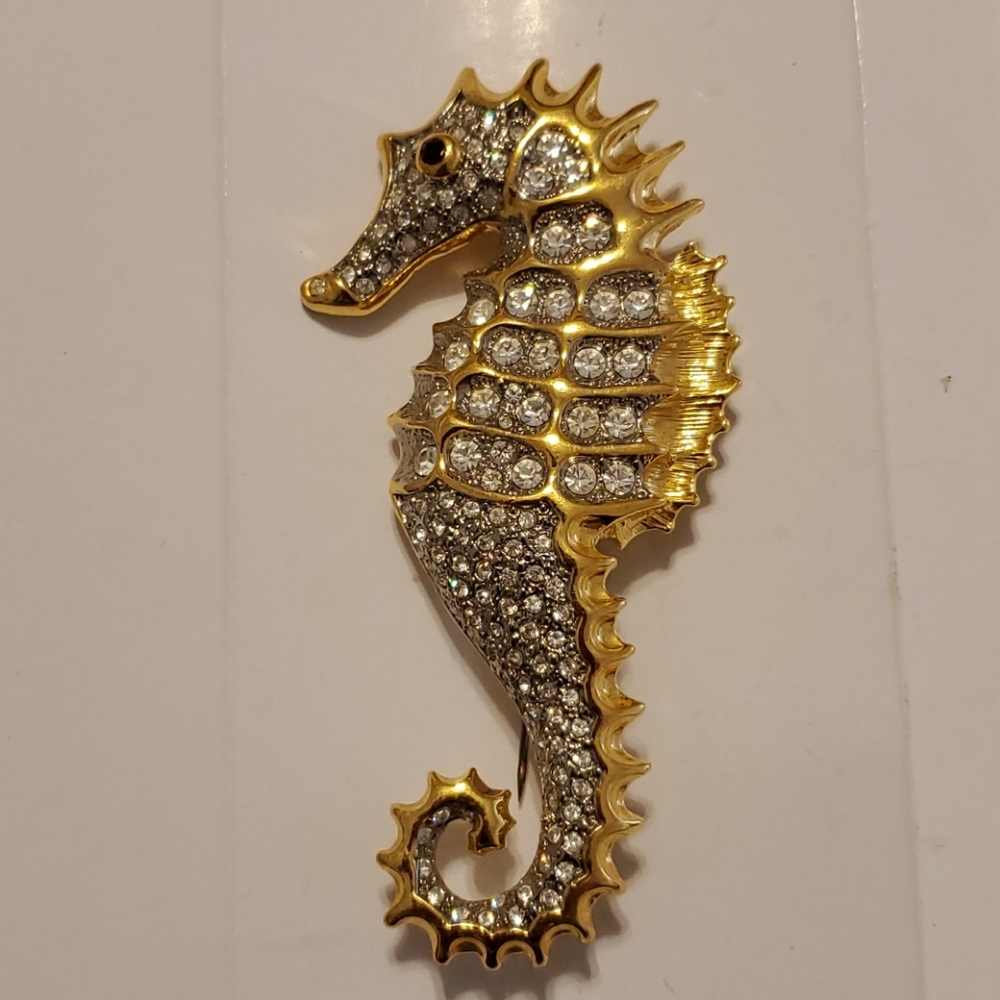 Pin,large,Seahorse,Gold finish,Bold,Crystals